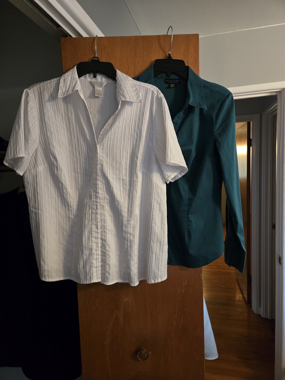 Women's White And Turquise Button Up Top